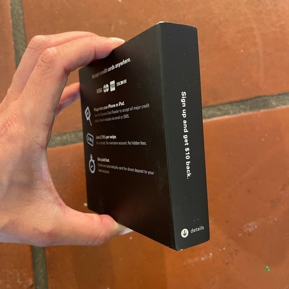 𝅺SQUARE card reader - Picture 1 of 7